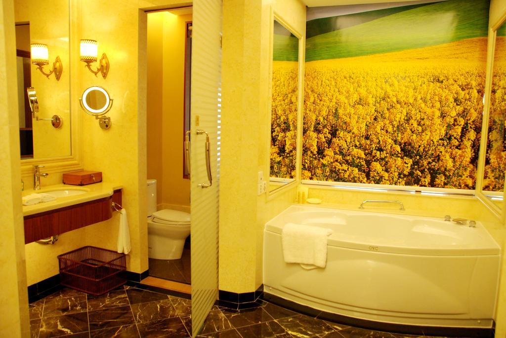 Crown Prince Hotel Dongguan  Room photo